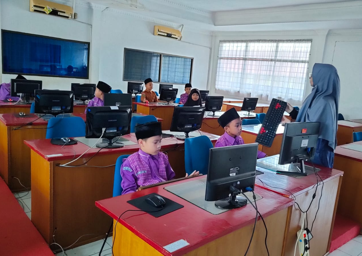 Fasilitas Laboratorium Komputer picture26